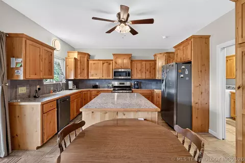 Kitchen - 42313 County Road 510, Eucha, OK 74342 photo 2 of 7