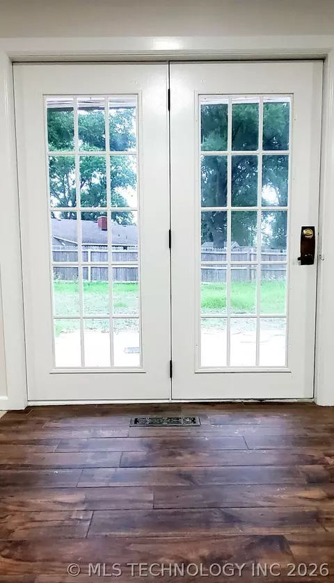 Entry Way - 9131 E 17th St, Tulsa, OK 74112 photo 1 of 1