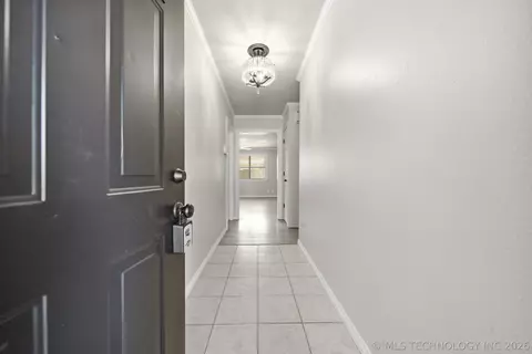 Entry Way - 1103 N Scott Ave, Haskell, OK 74436 photo 1 of 2