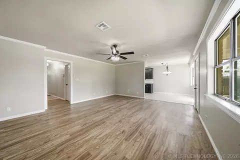 Living - 1103 N Scott Ave, Haskell, OK 74436 photo 2 of 4
