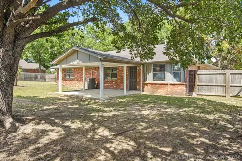 Exterior - 1103 N Scott Ave, Haskell, OK 74436 photo 6 of 7