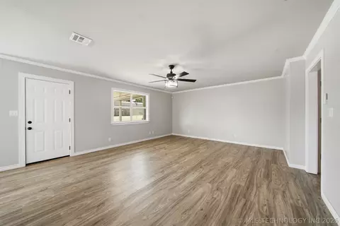 Living - 1103 N Scott Ave, Haskell, OK 74436 photo 4 of 4