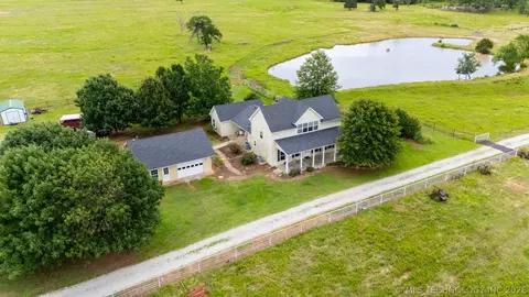 Exterior - 4852 N 3855 Rd, Stuart, OK 74570 photo 3 of 4