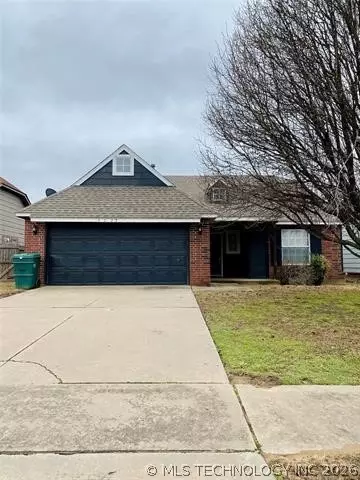 3527 E Berkeley St, Broken Arrow, OK 74014 photo 1