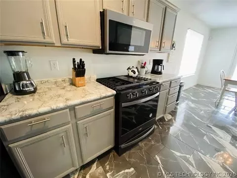 3527 E Berkeley St, Broken Arrow, OK 74014 photo 7