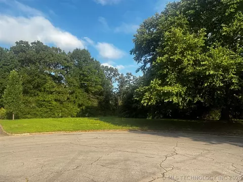 1711 Kings Rd, Okmulgee, OK 74447