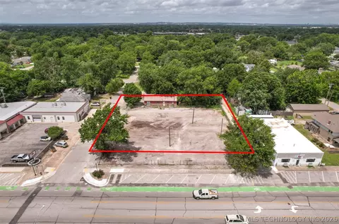 824 S Main St, Broken Arrow, OK 74012