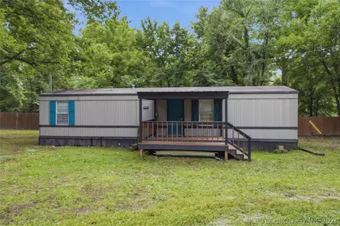213 N Cherokee St, Spavinaw, OK 74366