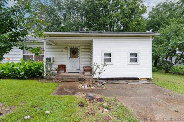 212 S Indianola St, Pryor, OK 74361