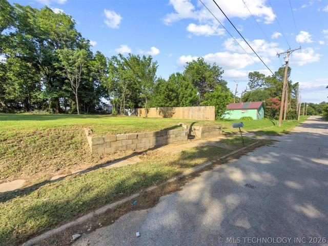 407 1st Ave SE, Ardmore, OK 73401