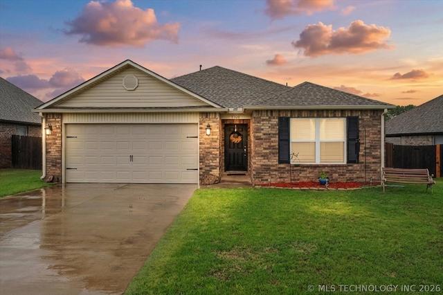 1100 W Missouri Ave, Claremore, OK 74019