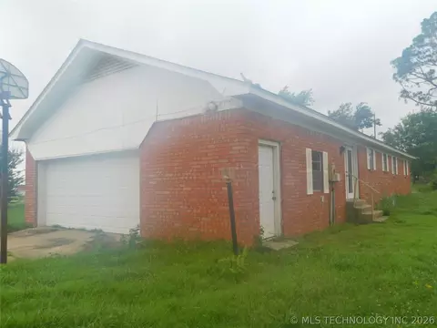 700 E Ozark St, Morris, OK 74445 photo 3