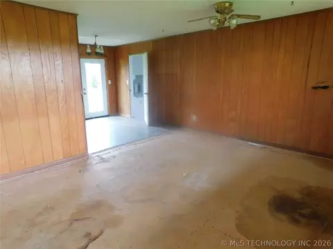 700 E Ozark St, Morris, OK 74445 photo 4