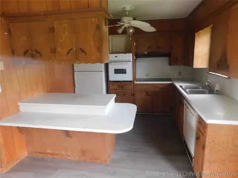 700 E Ozark St, Morris, OK 74445 photo 7