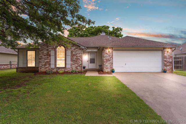 2317 SW Quail Run Dr, Claremore, OK 74019