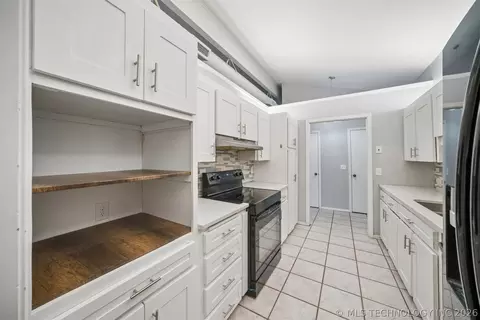 7663 E 58th Pl, Tulsa, OK 74135 photo 10