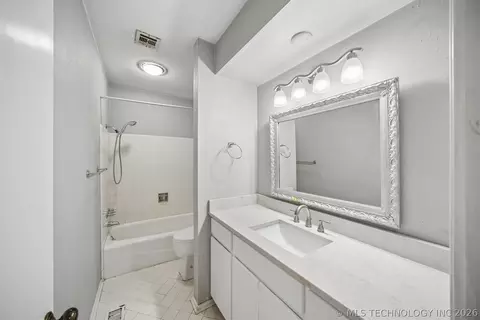 7663 E 58th Pl, Tulsa, OK 74135 photo 5