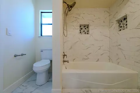 Bath - 7020 E 89th St, Tulsa, OK 74133 photo 8 of 17
