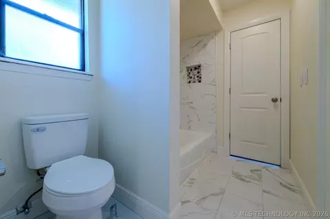 Bath - 7020 E 89th St, Tulsa, OK 74133 photo 7 of 17