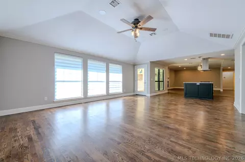 Living - 7020 E 89th St, Tulsa, OK 74133 photo 5 of 9