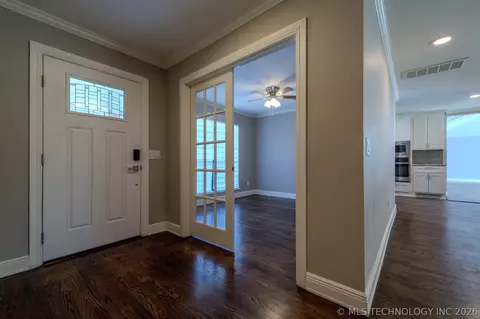Entry Way - 7020 E 89th St, Tulsa, OK 74133 photo 1 of 2