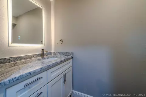 Bath - 7020 E 89th St, Tulsa, OK 74133 photo 6 of 17