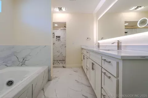Bath - 7020 E 89th St, Tulsa, OK 74133 photo 2 of 17