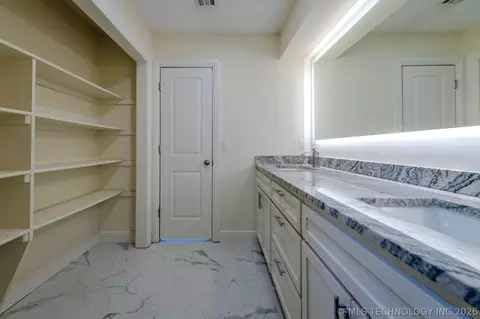 Bath - 7020 E 89th St, Tulsa, OK 74133 photo 12 of 17