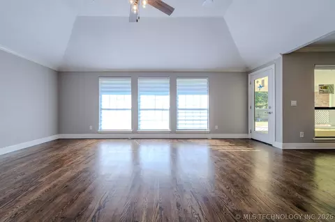 Living - 7020 E 89th St, Tulsa, OK 74133 photo 4 of 9