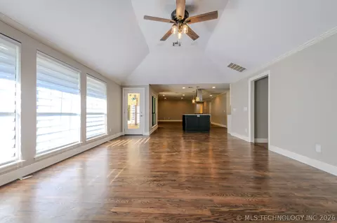 Living - 7020 E 89th St, Tulsa, OK 74133 photo 6 of 9