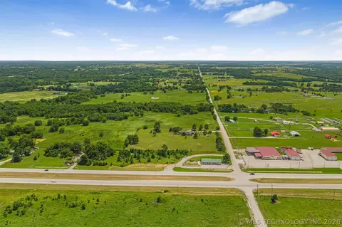 132 E State Hwy 51, Coweta, OK 74429