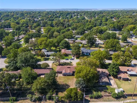 View/Area - 3631 S Gary Pl, Tulsa, OK 74105 photo 4 of 5
