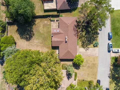 View/Area - 3631 S Gary Pl, Tulsa, OK 74105 photo 1 of 5