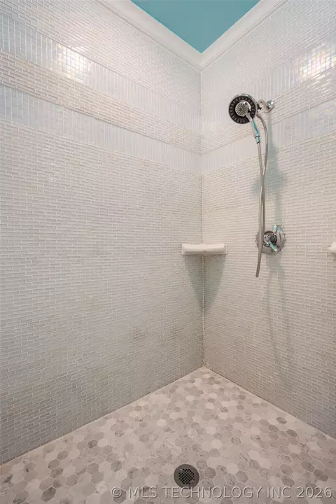 Bath - 3631 S Gary Pl, Tulsa, OK 74105 photo 2 of 8