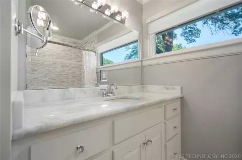Bath - 3631 S Gary Pl, Tulsa, OK 74105 photo 4 of 8