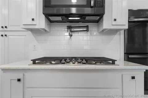 Kitchen - 3631 S Gary Pl, Tulsa, OK 74105 photo 2 of 6