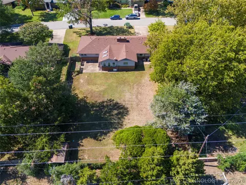 View/Area - 3631 S Gary Pl, Tulsa, OK 74105 photo 2 of 5