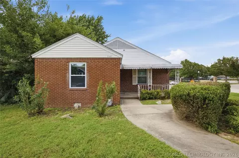 2747 E 4th St, Tulsa, OK 74104 photo 2