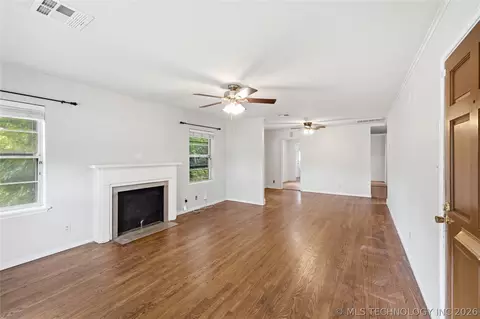 2747 E 4th St, Tulsa, OK 74104 photo 4