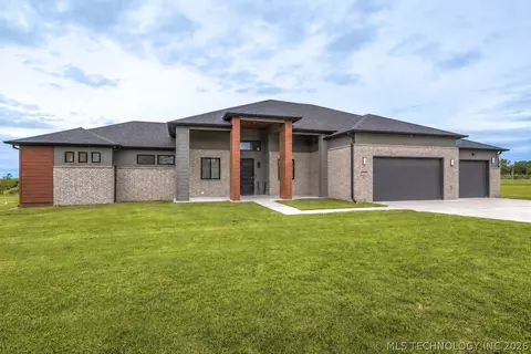 19912 E 126th St N, Collinsville, OK 74021