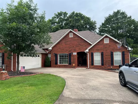 2507 Bacon Ct, Muskogee, OK 74403