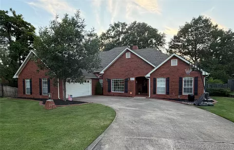 2507 Bacon Ct, Muskogee, OK 74403
