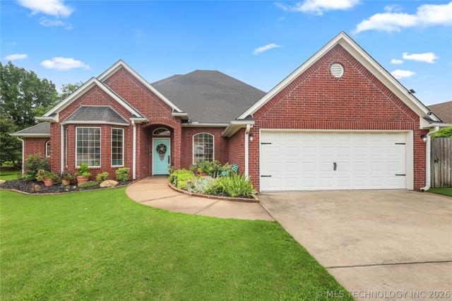 828 Sunset Ct, Ardmore, OK 73401