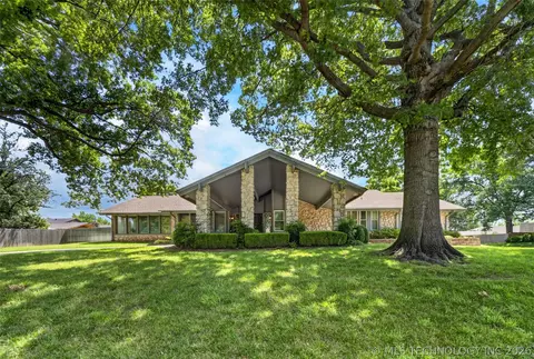 6415 S Knoxville Ave, Tulsa, OK 74136