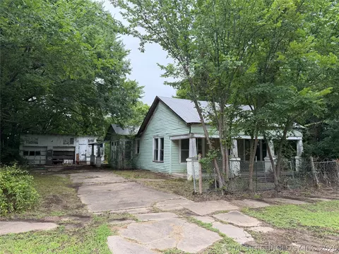 315 W 5th St, Hominy, OK 74035
