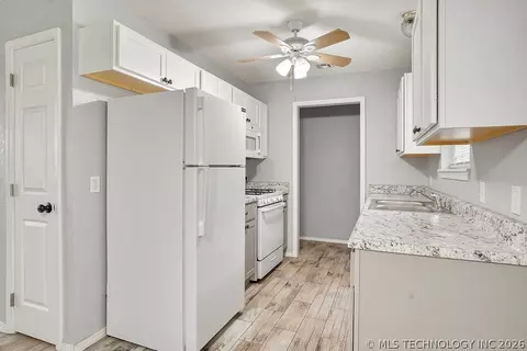 3731 Bloomfield Loop, Ada, OK 74820 photo 9