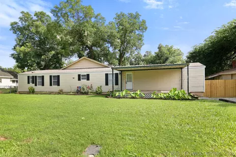 Exterior - 215 E Florida, Durant, OK 74701 photo 1 of 4
