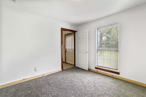 Bedroom - 215 E Florida, Durant, OK 74701 photo 7 of 10
