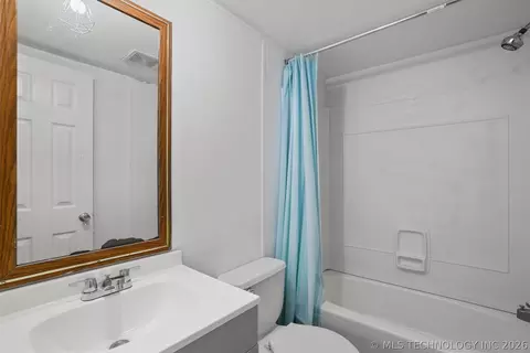Bath - 215 E Florida, Durant, OK 74701 photo 2 of 2