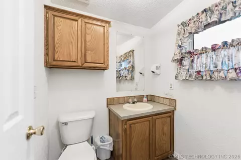 2128 E 4675, Pryor, OK 74361 photo 28
